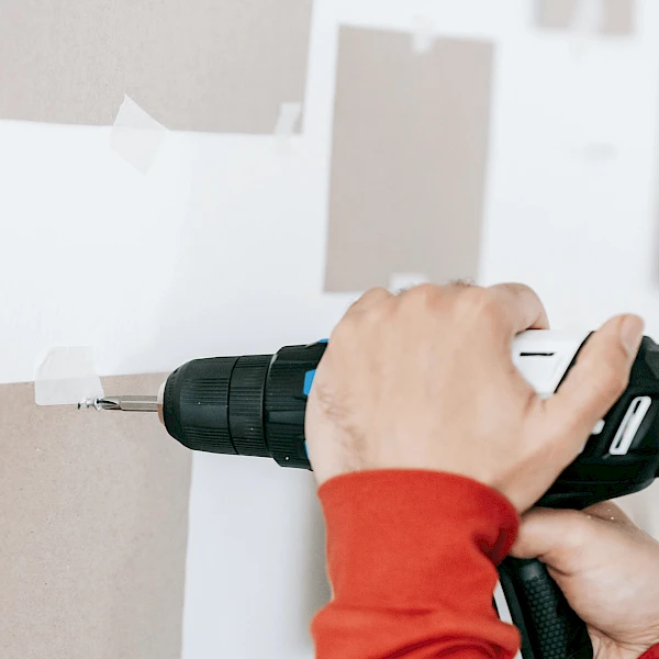 Servicios de mantenimiento para su hogar: desde pequeños trabajos hasta grandes proyectos. Montaje de muebles, colocación de decoraciones en las paredes, puertas, ventanas, cerraduras y mucho más.